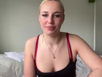 girl
        skyyler1 cam image #3547743