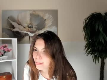 girl
        elviachaplin cam image #2284755