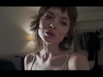 girl
        auddicted cam image #3141697