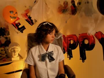 girl
        lenaelisabeth cam image #1831945