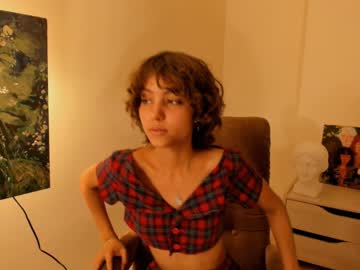 girl
        lenaelisabeth cam image #1827922