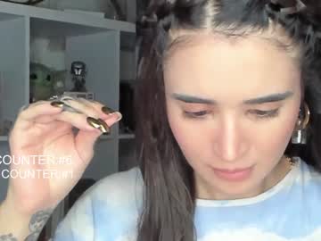 girl
        lonelly_lolly98 cam image #2229976