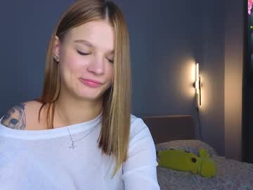 girl
        lovely_babyy cam image #3915808