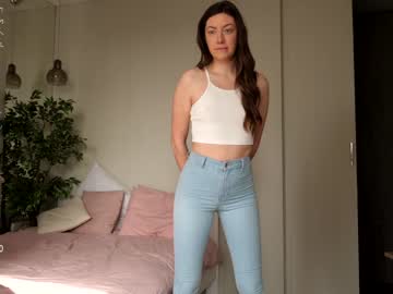 girl
        ronny_ponny cam image #2403680