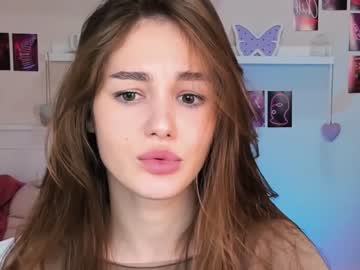 girl
        chloe_catherine_mykers cam image #1746789