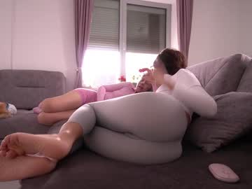 girl
        innocentemmy cam image #3993799