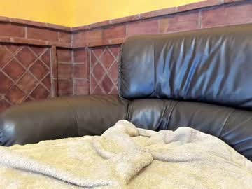 girl
        molly_watson cam image #1102687