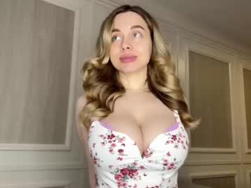 girl
        tatti_1 cam image #813873