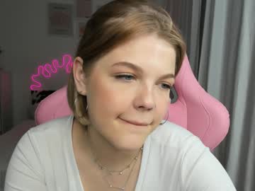 girl
        maya_blonde18 cam image #3719823