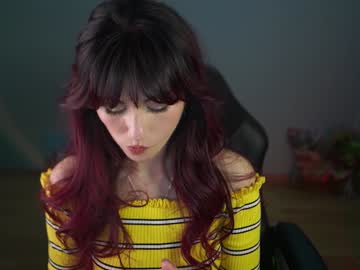girl
        greeny_mat cam image #3684713
