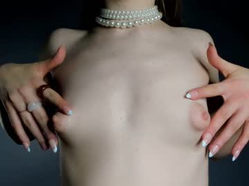 girl
        lolleleep cam image #19569