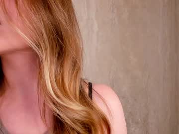 girl
        brenda_rogerss cam image #1564445