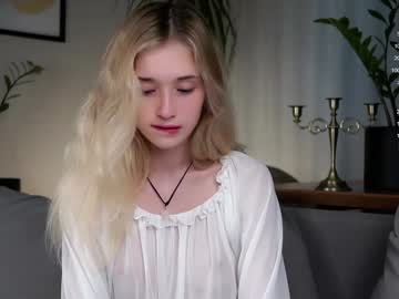 girl
        taitehambelton cam image #3343003
