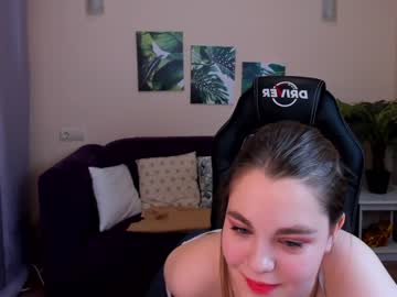 girl
        lillillyevans cam image #538681