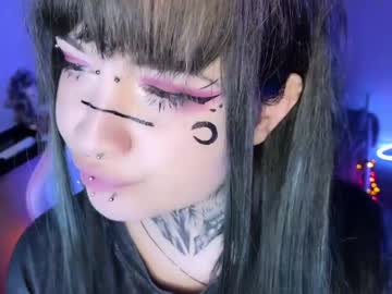 girl
        i_died_again cam image #1004783
