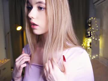 girl
        _1ce_ cam image #3852412