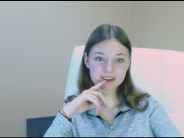 girl
        vivien_leight cam image #746301
