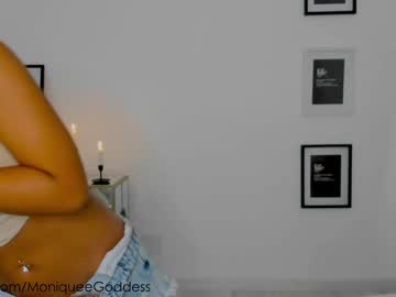 girl
        moniqueeass cam image #1533283