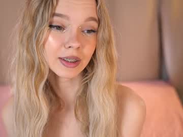 girl
        tessarosse_ cam image #4516371