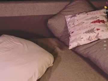 couple
        knock1knock cam image #2160187