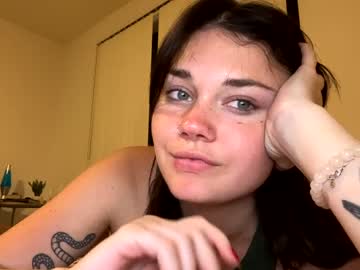 girl
        cassidyyqueen cam image #1216277