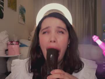 girl
        chery_lady22 cam image #2370431