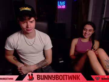 couple
        bunnyboitwnk cam image #1465345