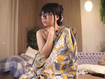 girl
        hinatabroks cam image #2919990