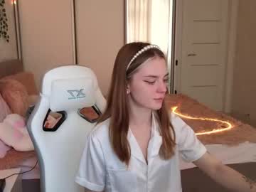 girl
        cyberslime cam image #1797367