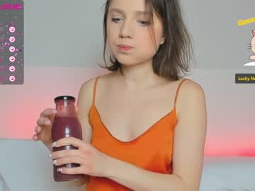 girl
        stellawells cam image #571746