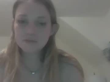 girl
        molly_witha_chancexo cam image #1164623