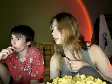 couple
        gg_couple cam image #99204