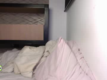 girl
        latinella cam image #2882497