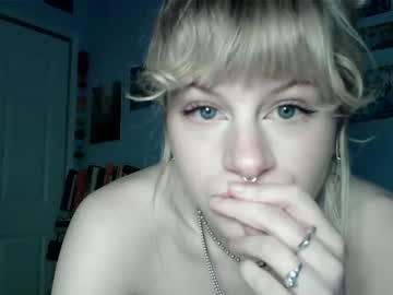 girl
        blissbarbie cam image #387419