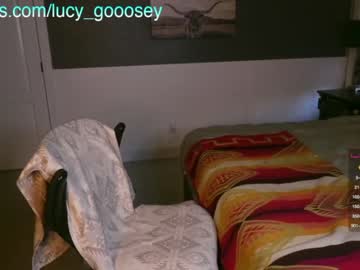 girl
        lucy_gooosey cam image #1220495