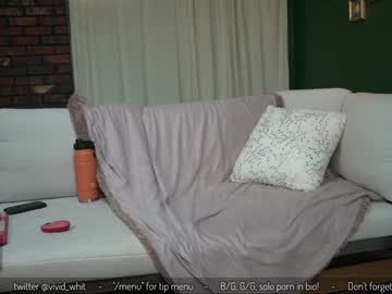 girl
        vivid_whit cam image #2779569