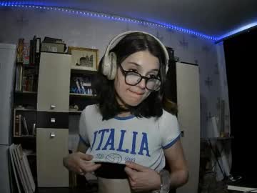 girl
        alodieherlan cam image #4635901