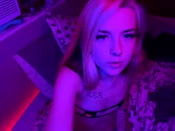 girl
        shiestykat999 cam image #2973597
