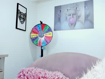 girl
        missniley cam image #132259