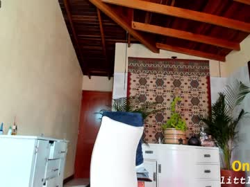 girl
        little_izzi cam image #1693492