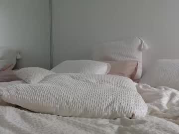 girl
        alaiaxox cam image #2172642