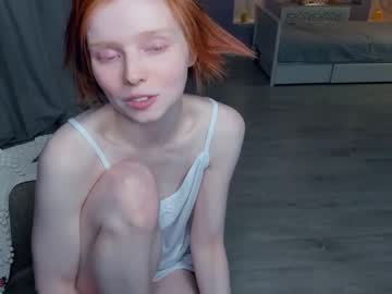 girl
        gingers_hugs cam image #2022931