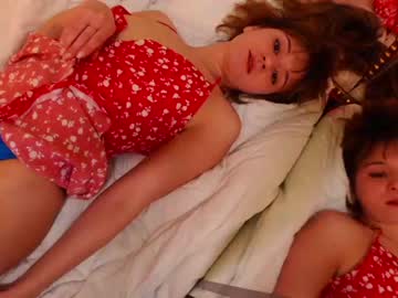 girl
        olive_nextdoor cam image #700019