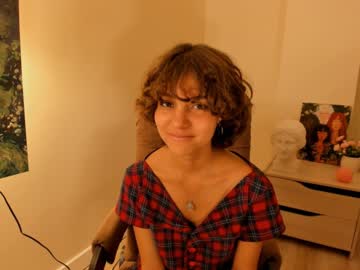 girl
        lenaelisabeth cam image #1828225