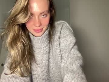 girl
        angel_from_sky cam image #3932524