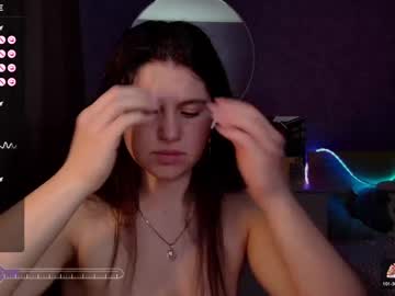 girl
        bellaelya cam image #4416048