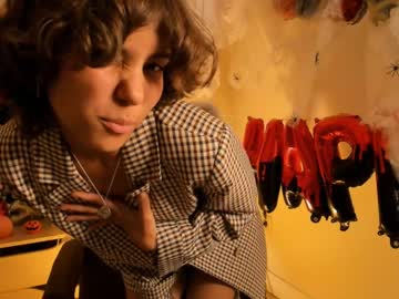 girl
        lenaelisabeth cam image #1842717