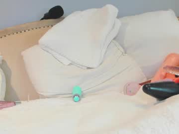 girl
        eatmygingersnapps cam image #3521819