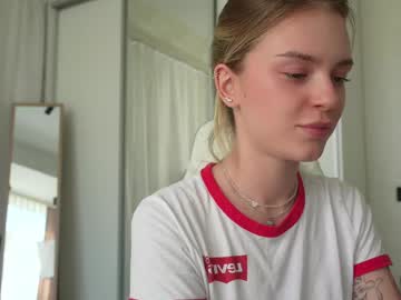 girl
        cyberheart_ cam image #4406222