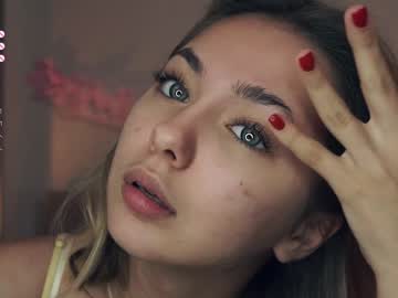 girl
        mildredgarrett cam image #4009135